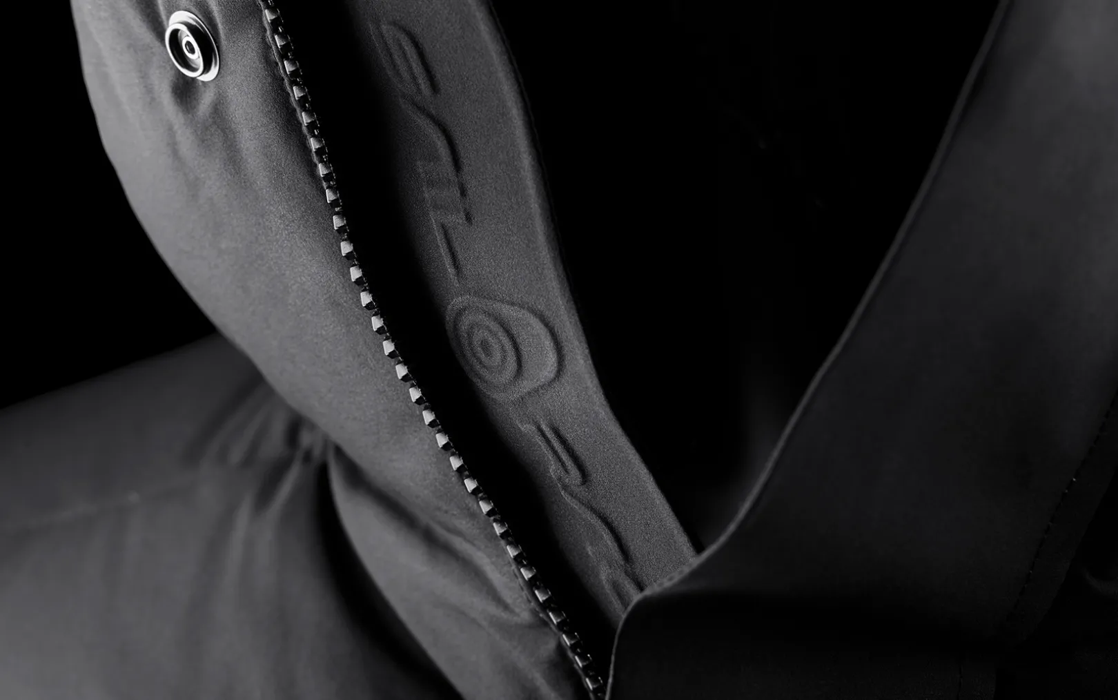 black_ice_gore_tex_down_j_3.webp BLACK ICE GORE TEX DOWN JACKET