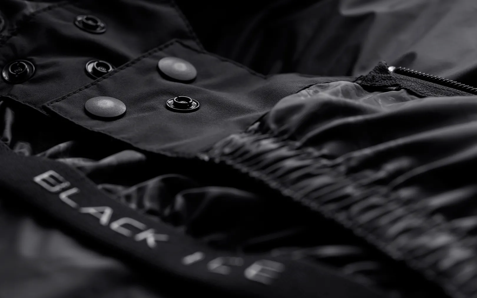 black_ice_gore_tex_down_j_5.webp BLACK ICE GORE TEX DOWN JACKET