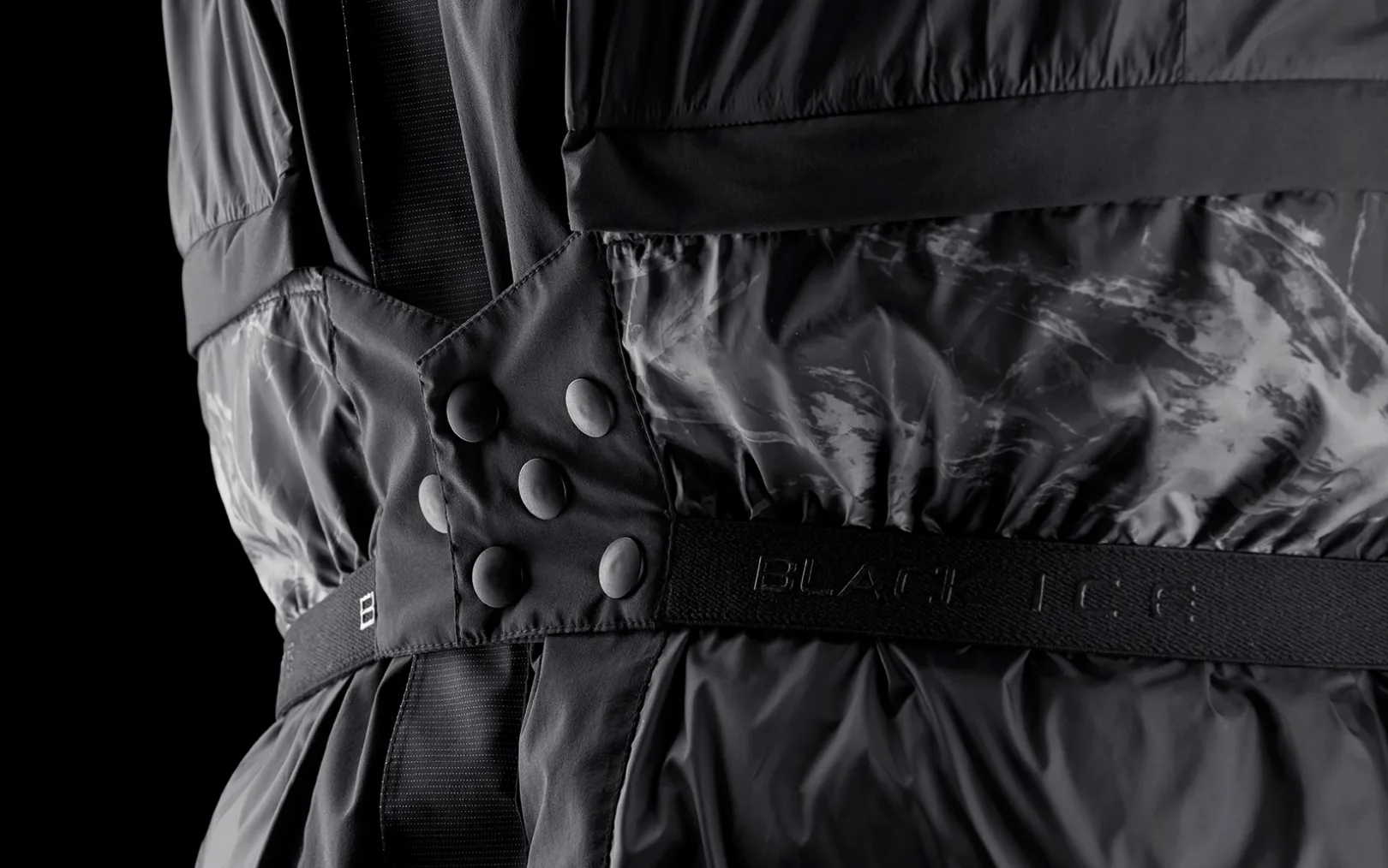 black_ice_gore_tex_down_j_6.webp BLACK ICE GORE TEX DOWN JACKET