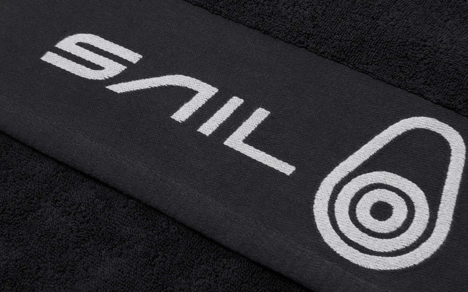bowman_towel_2.webp BOWMAN TOWEL