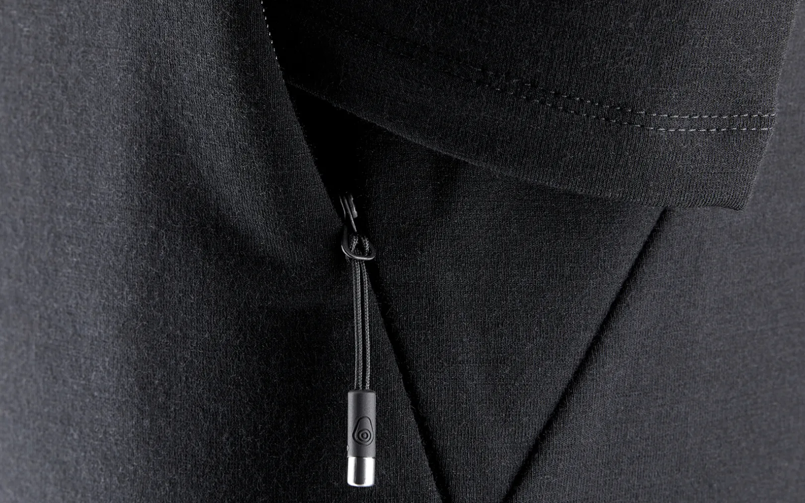 merino_zip_jacket_2.webp MERINO ZIP JACKET