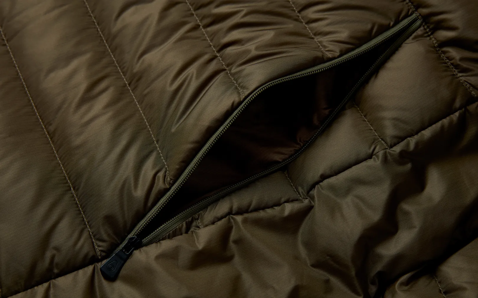 spray_down_jacket_4-2.webp SPRAY DOWN JACKET