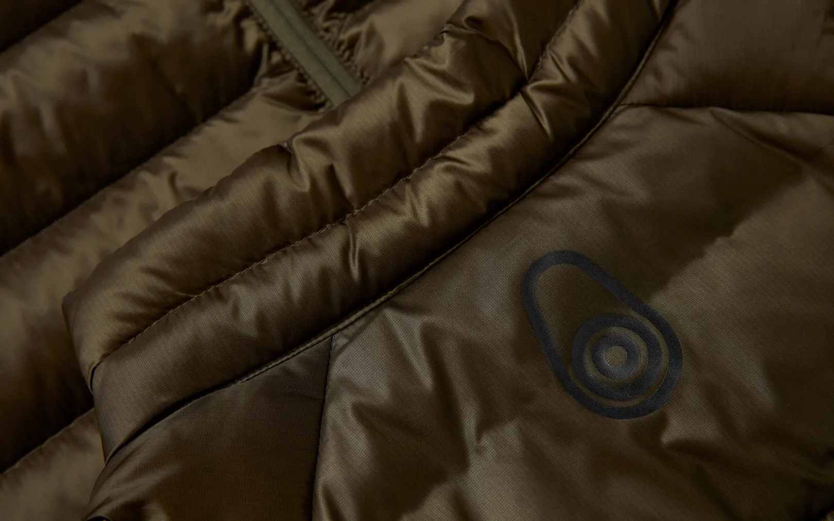 spray_down_jacket_6-2.webp SPRAY DOWN JACKET