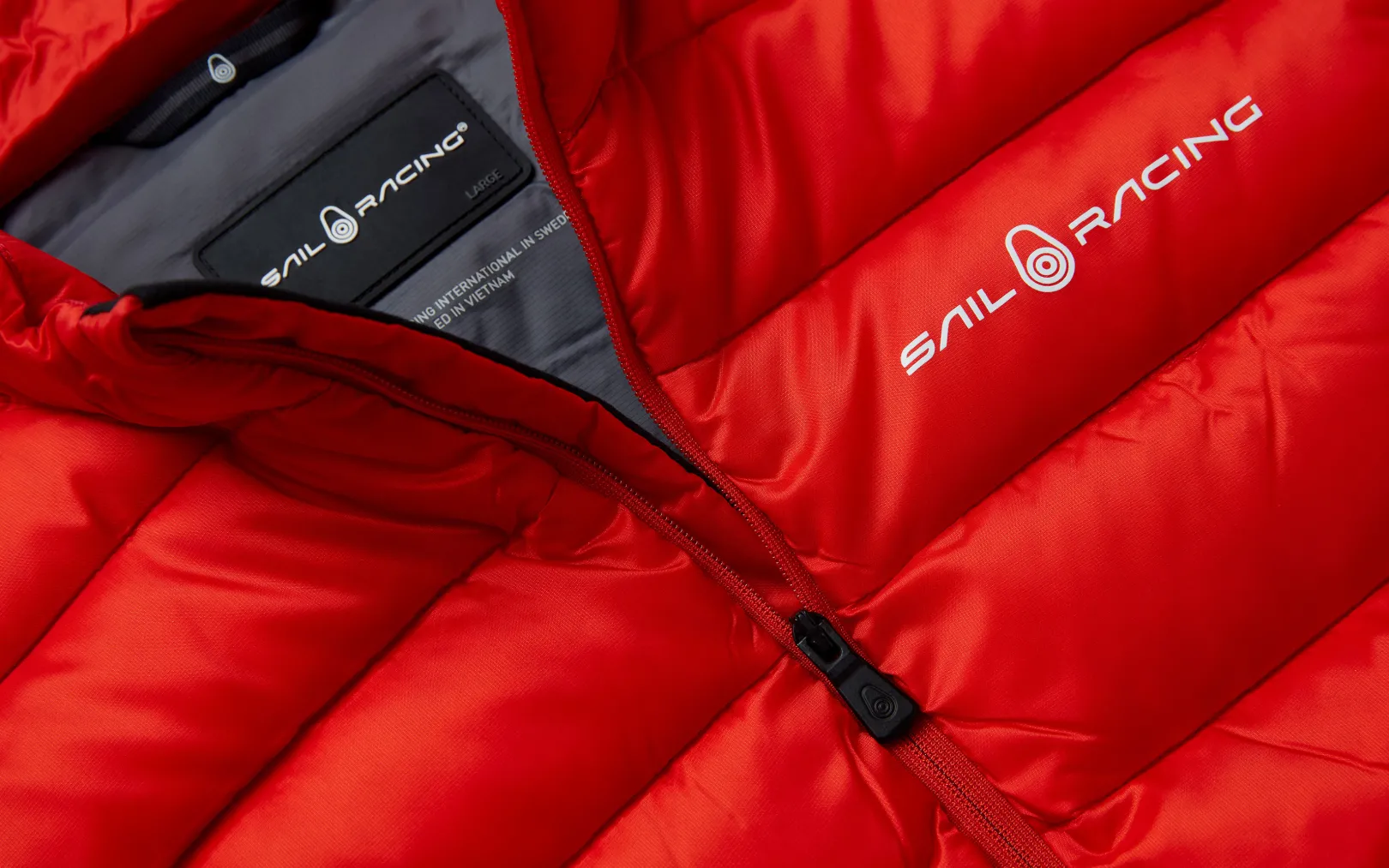 spray_down_vest_2-6.webp SPRAY DOWN VEST