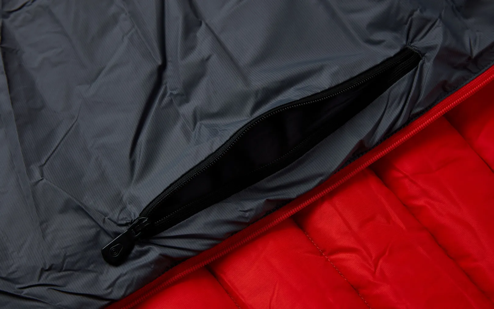 spray_down_vest_4-6.webp SPRAY DOWN VEST