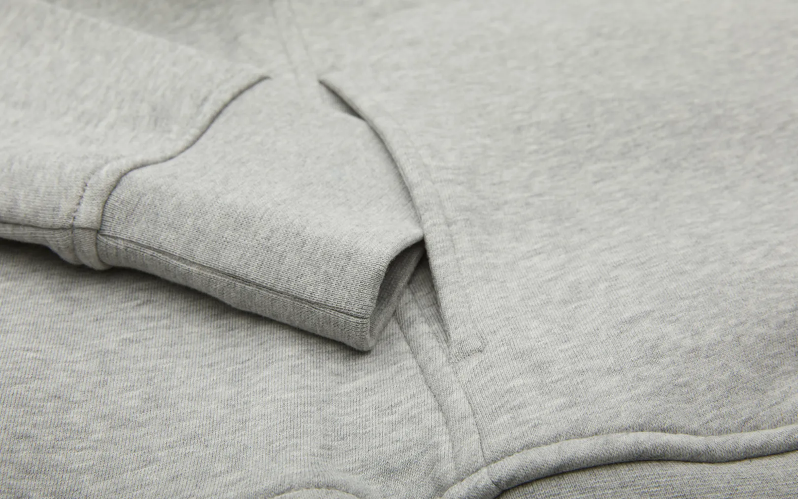 w_gale_zip_hood_3-1.webp W GALE ZIP HOOD