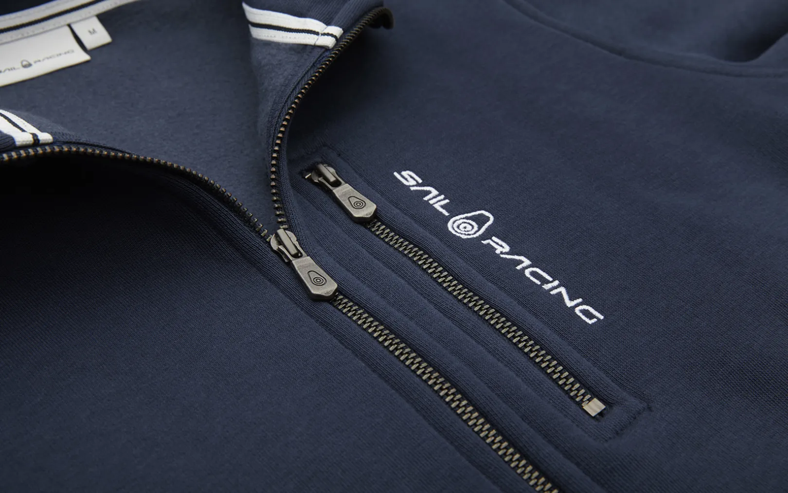 w_gale_zip_hood_3-3.webp W GALE ZIP HOOD
