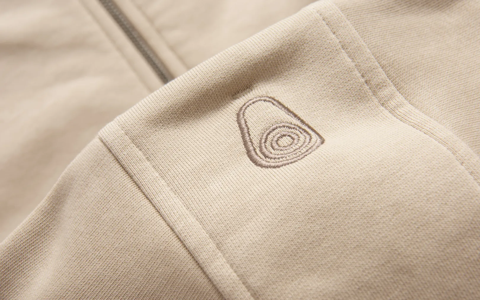 w_gale_zip_hood_3-5.webp W GALE ZIP HOOD
