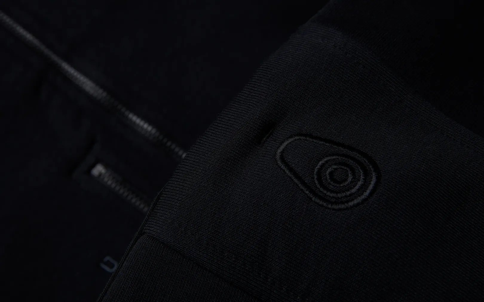 w_gale_zip_hood_4.webp W GALE ZIP HOOD