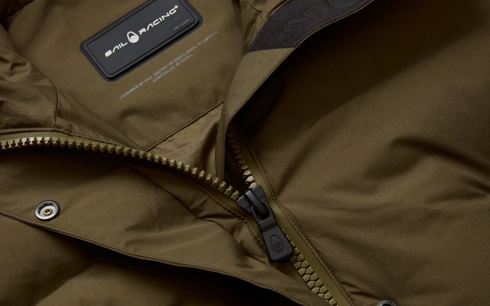 w_race_edition_down_parka_2-1.webp W RACE EDITION DOWN PARKA