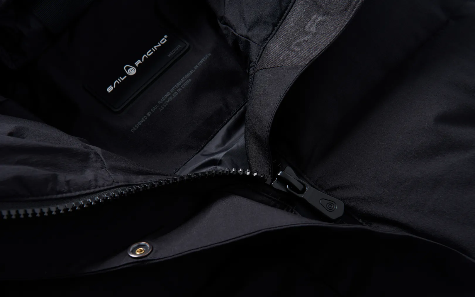 w_race_edition_down_parka_2.webp W RACE EDITION DOWN PARKA
