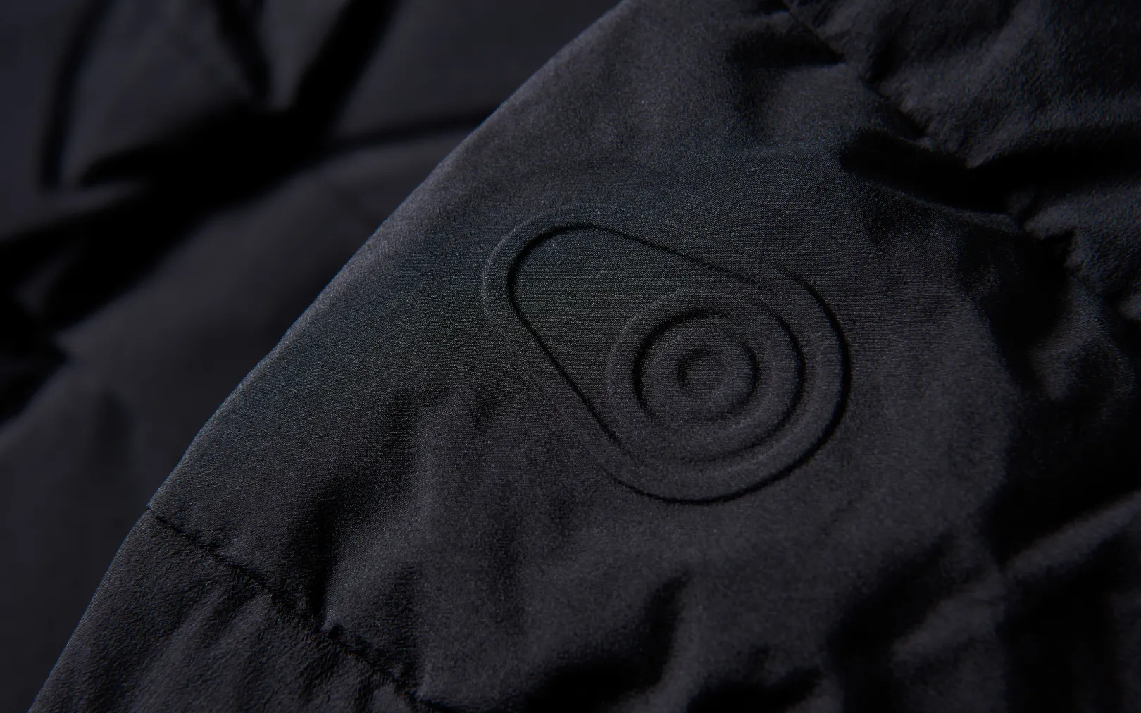 w_race_edition_down_parka_4.webp W RACE EDITION DOWN PARKA