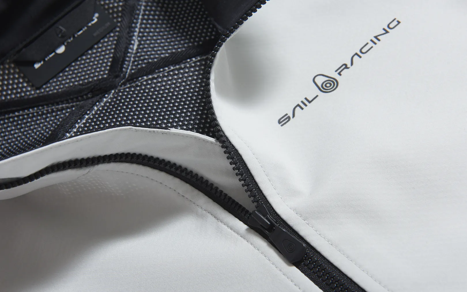 w_spray_softshell_2-2.webp W SPRAY SOFTSHELL
