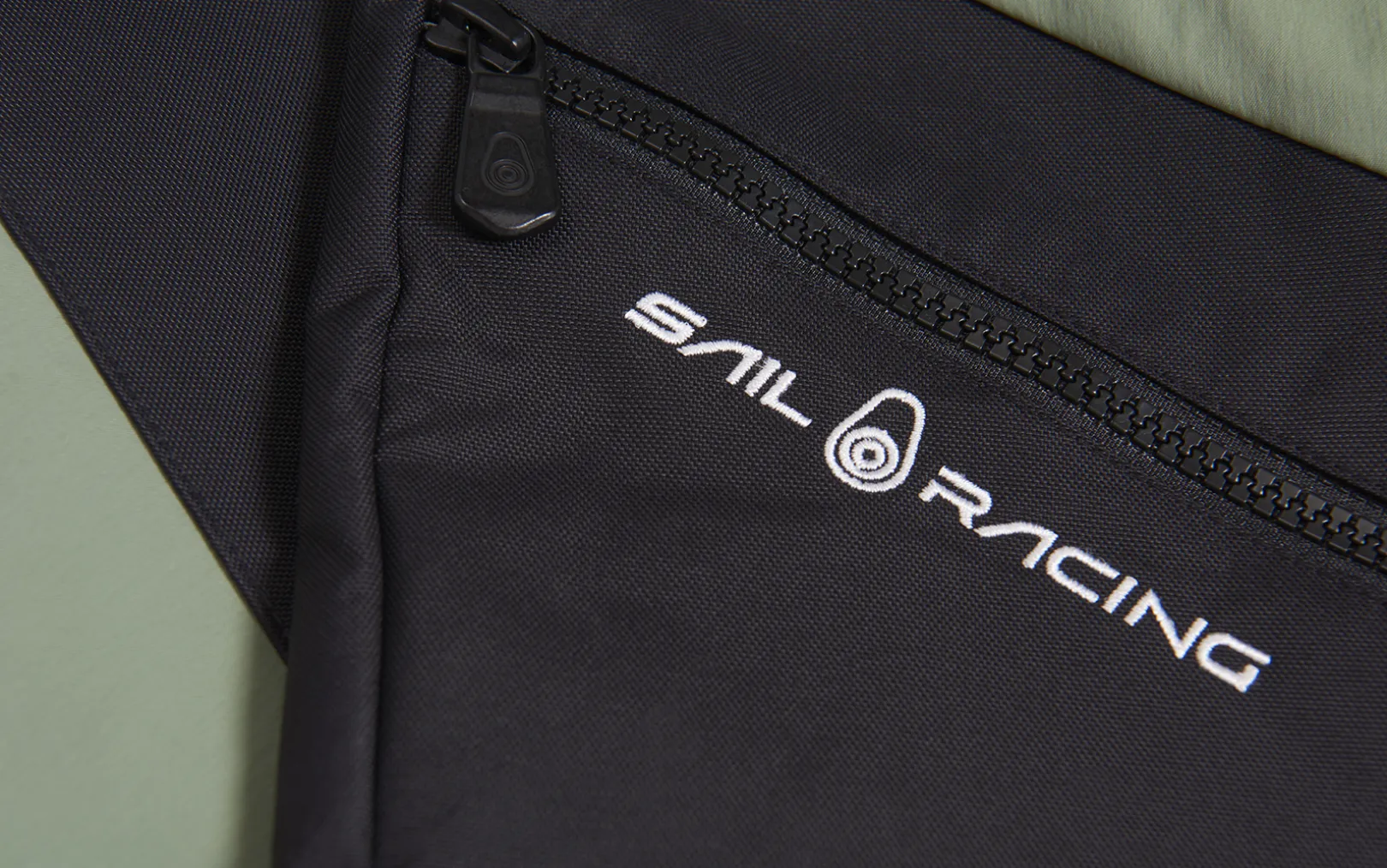 w_spray_tech_shorts_4-1.webp W SPRAY TECH SHORTS