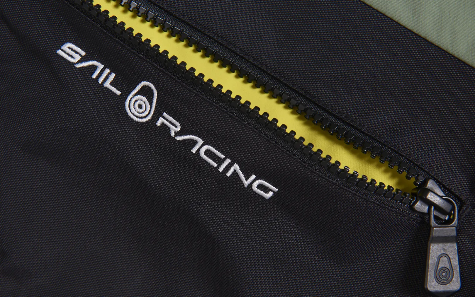 w_spray_tech_shorts_5-1.webp W SPRAY TECH SHORTS